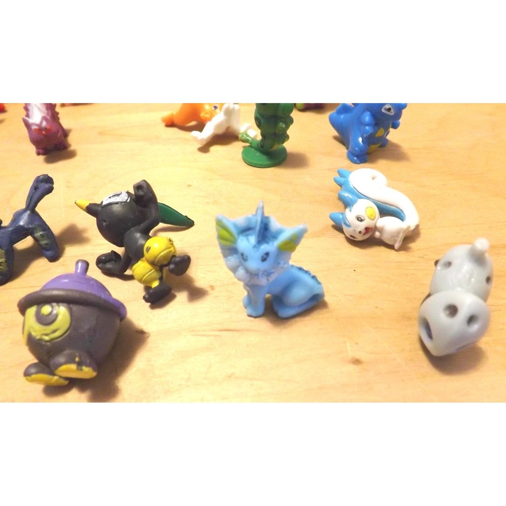 Lot of 22 Pokémon Mini Figures